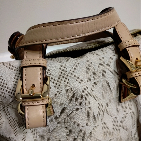 💥CLOSING Nov.1 SALE💥 Michael Kors MK Purse & matching Wallet - Picture 5 of 16